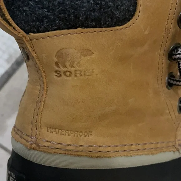 Sorel waterproof duck boots size 5. Like new. - Picture 5 of 6